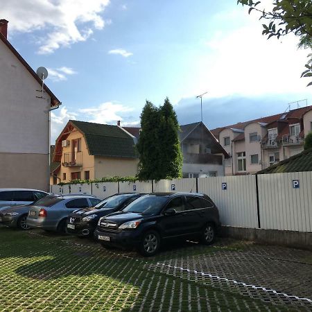 Zoli Apartmanok -Nori Koelcsey 32 Hajdúszoboszló Exterior foto