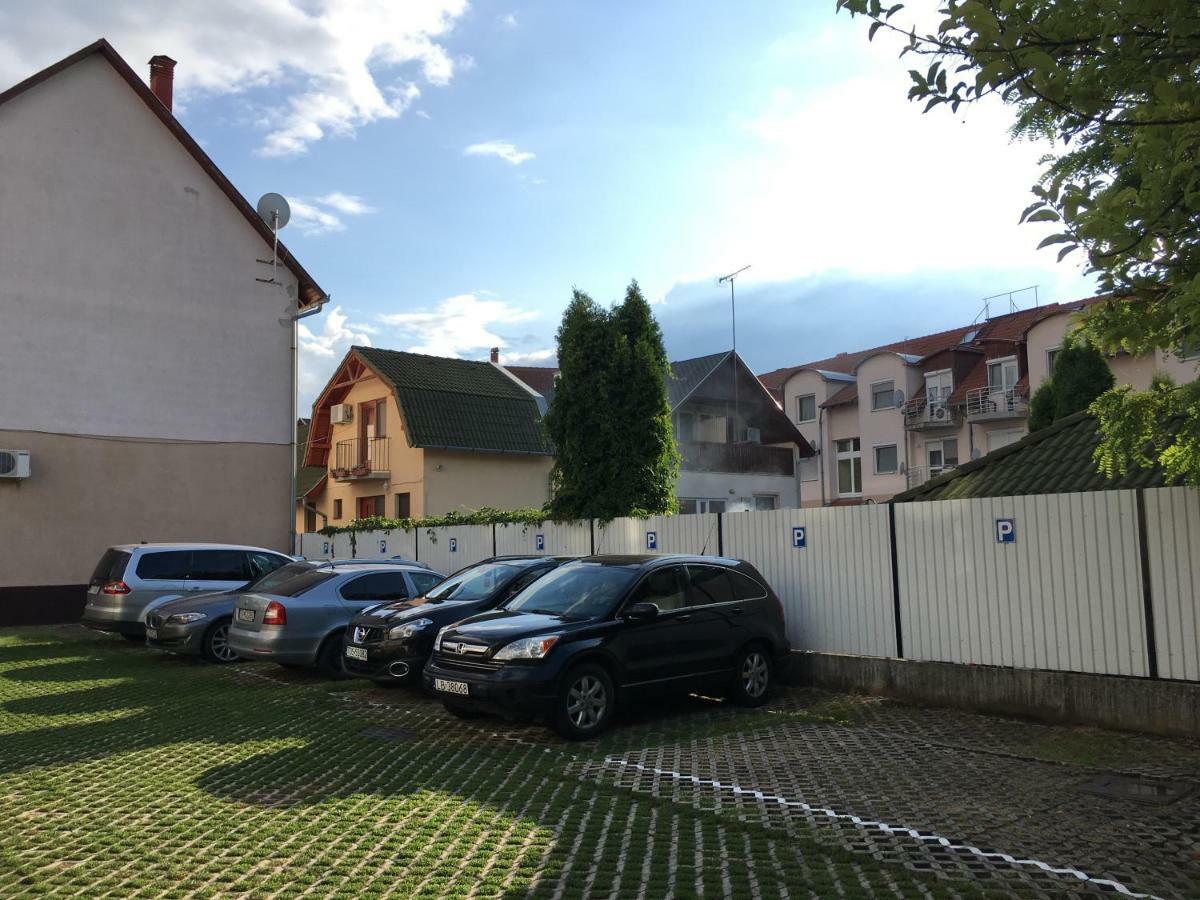 Zoli Apartmanok -Nori Koelcsey 32 Hajdúszoboszló Exterior foto